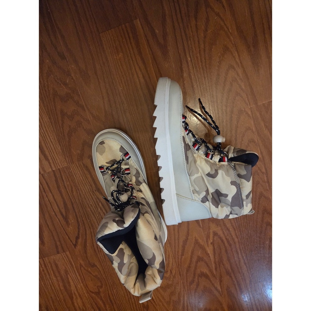 Tommy Hilfiger Selinai Camo‎ Puffer Boots Womens 8.5 Tan Beige Winter Snow Shoes